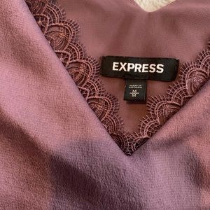 Mauve tank with lace trim